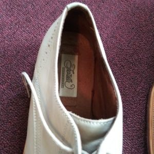 Mens white Dress or casual shoe sz 11